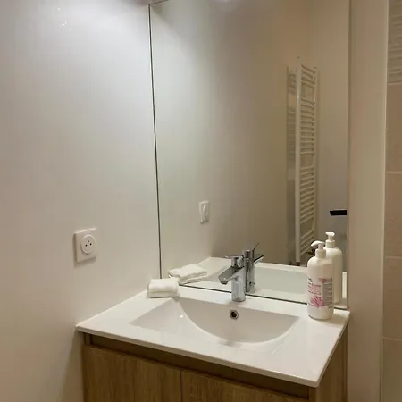 Appartement Spacieux Terrasse Metro Hopital 4pers Wifi *