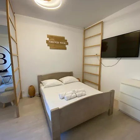 Apartment Spacieux Terrasse Metro Hopital 4pers Wifi